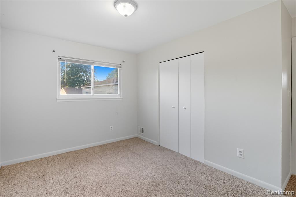 9404 Princess Street, Taylor, MI 48180 — Photo 21
