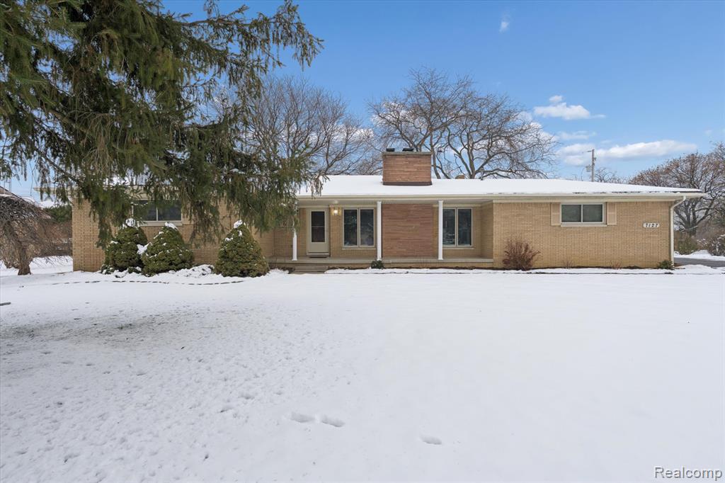 7127 Meadowvue Drive, Grand Blanc, MI 48439 — front exterior