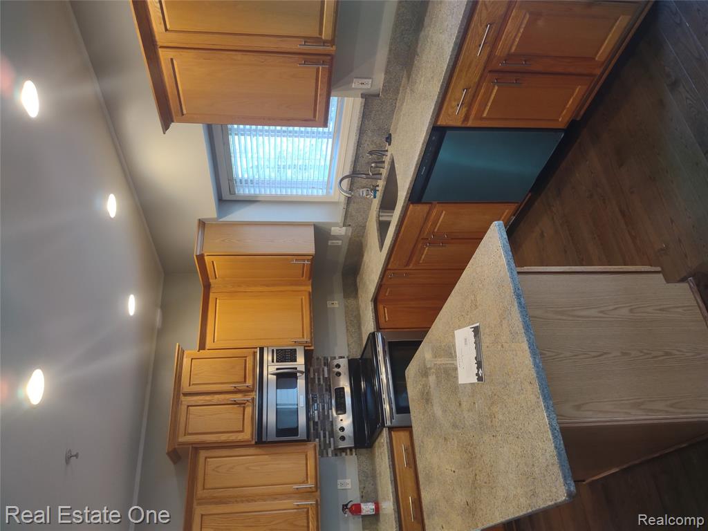743 Aaron Drive, Highland, MI — Photo 14