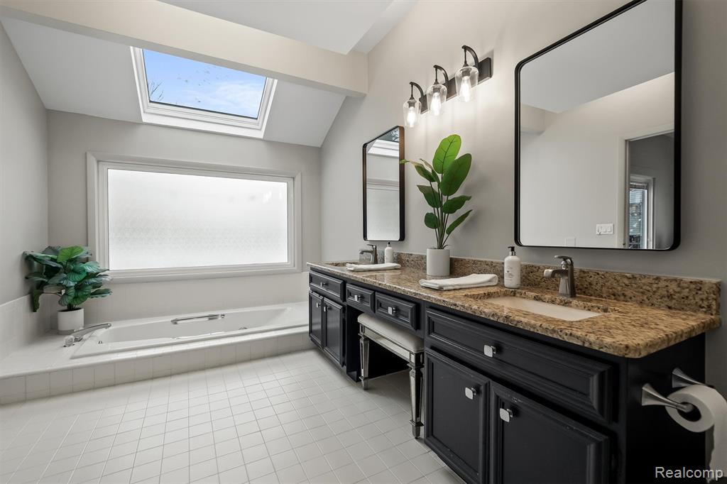 4926 Oak River Drive, Troy, MI 48098 — Photo 23