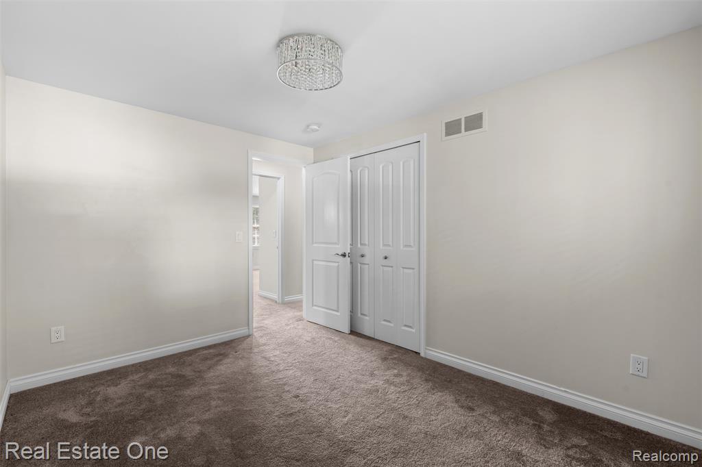 4090 Middlebury Drive, Troy, MI 48085 — Photo 34