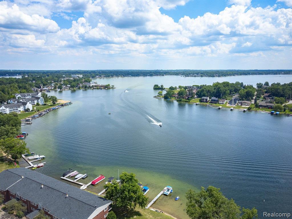 4425 ISLAND VIEW Drive, Waterford, MI 48328 — Photo 72