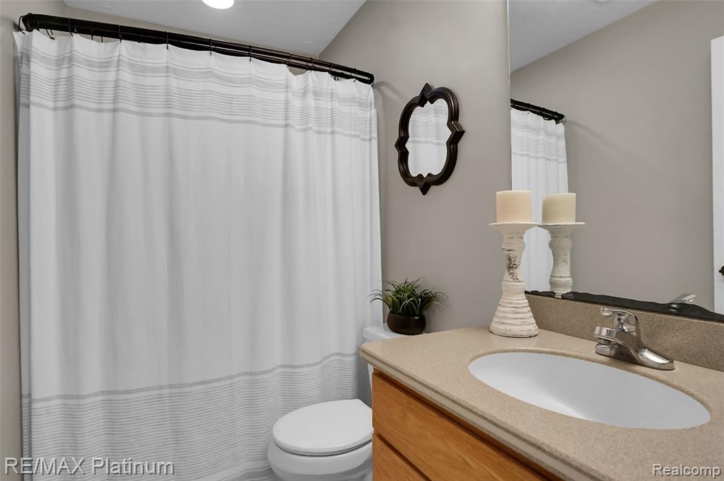 8039 Boulder Ridge Court, Brighton, MI 48116 — Photo 34