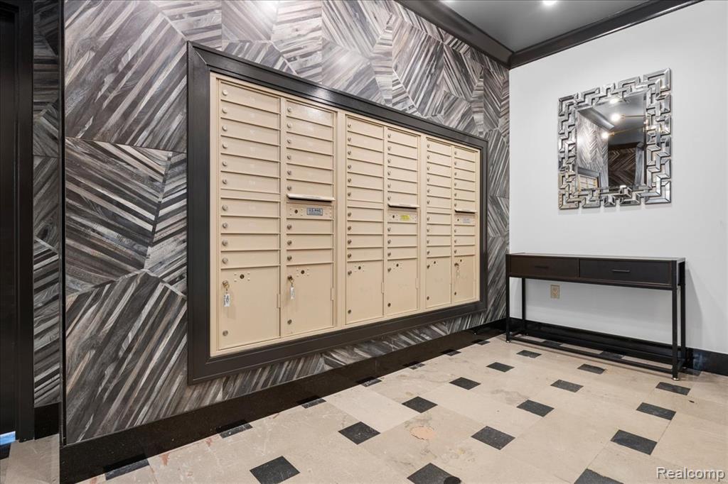 525 W LAFAYETTE Boulevard, Detroit, MI 48226 — Photo 23
