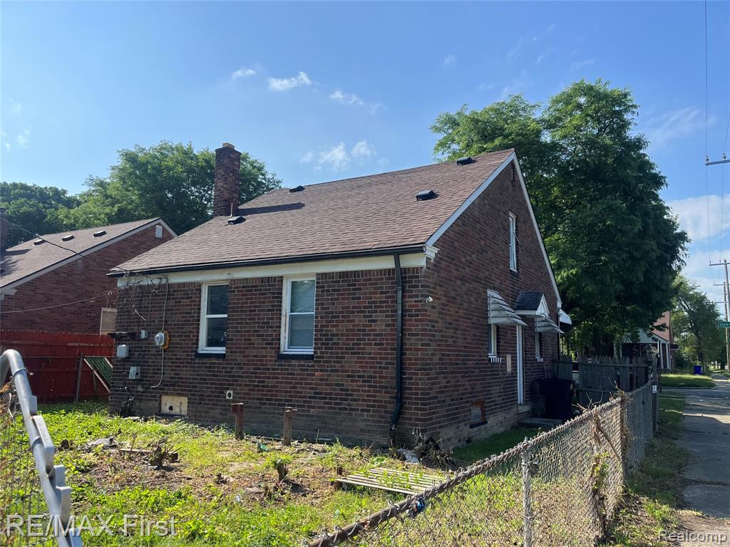 14101 E State Fair Street - Photo 2