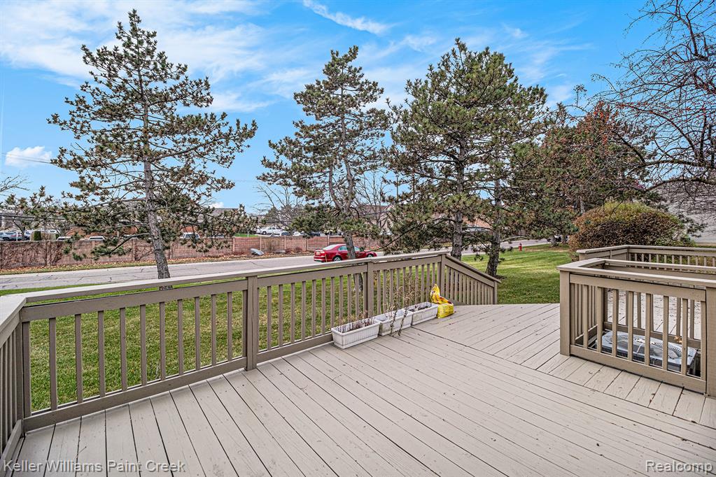 521 Oxford Court, Rochester Hills, MI 48307 — Photo 18