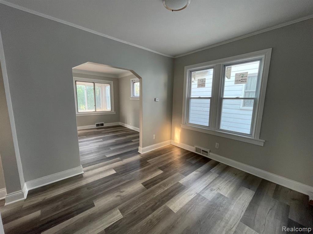 8041 STERLING, Center Line, MI 48015 — Photo 4