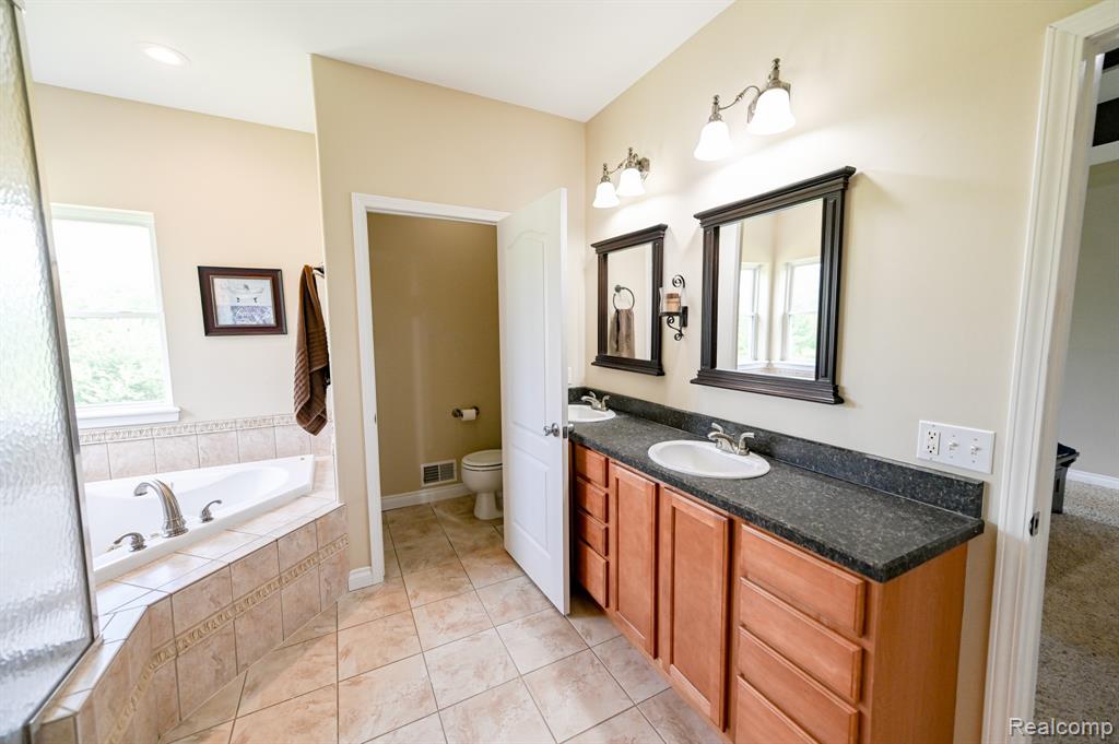 7396 Elms Road, Swartz Creek, MI 48473 — Photo 37
