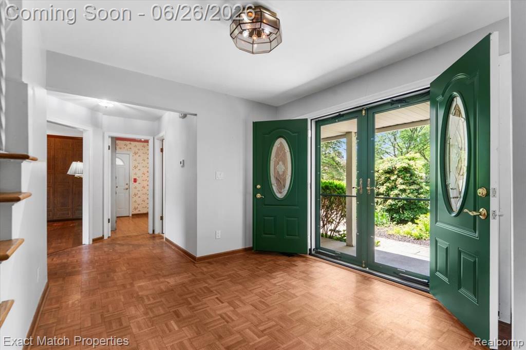 6737 Alderley Way, West Bloomfield, MI — Photo 15