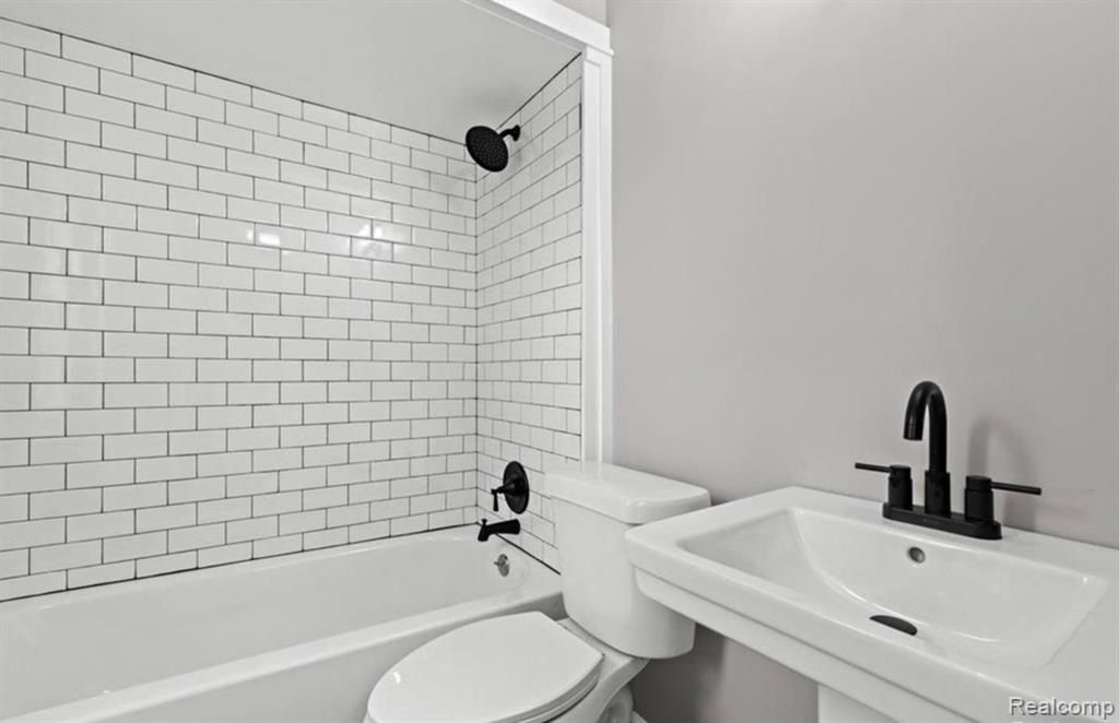 8897 Hartwell Street, Detroit, MI 48228 — Photo 7