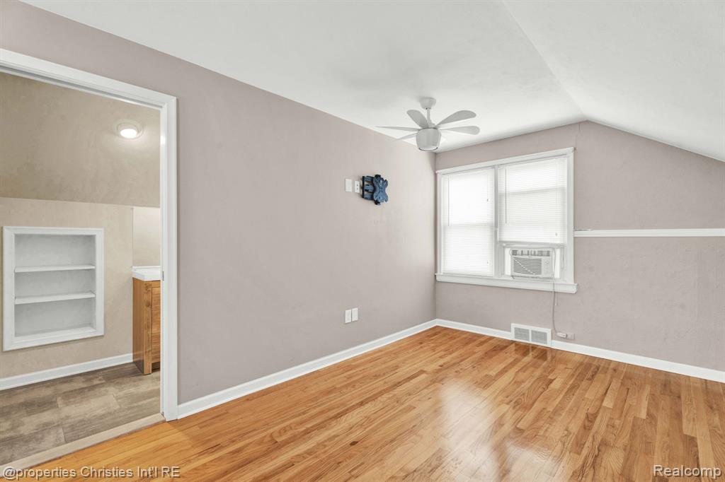 708 S Minerva Avenue, Royal Oak, MI 48067 — Photo 42
