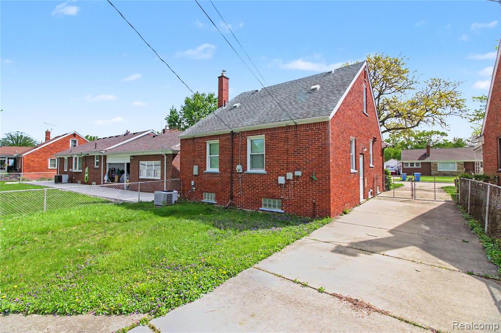8103 Virgil Street, Dearborn Heights, MI 48127 — Photo 24
