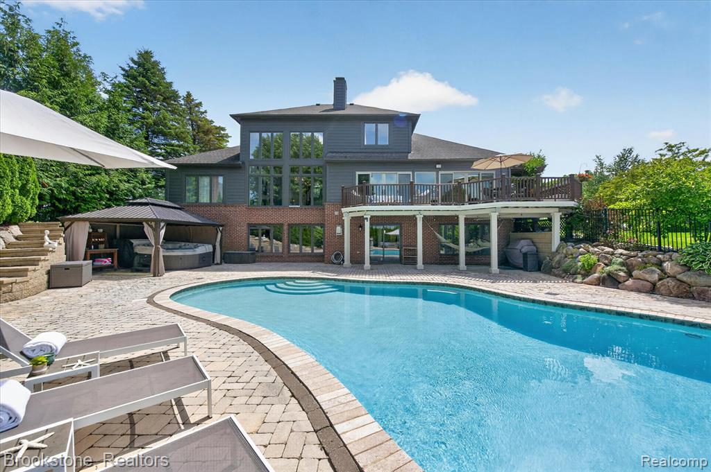 1270 Gleneagles, Highland, MI — Photo 39