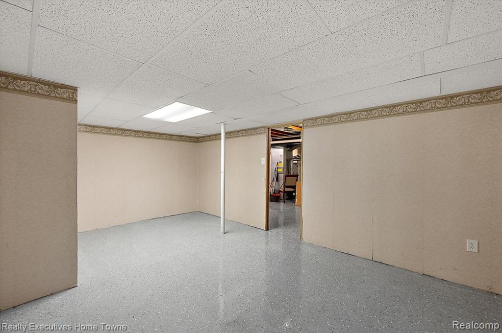 899 Hathaway Dr Drive, Auburn Hills, MI 48326 — Photo 44