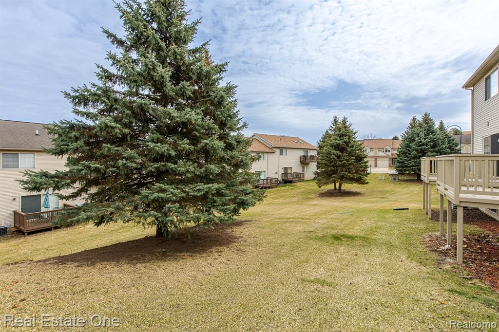1277 Edelweiss Lane, Waterford, MI 48327 — Photo 42
