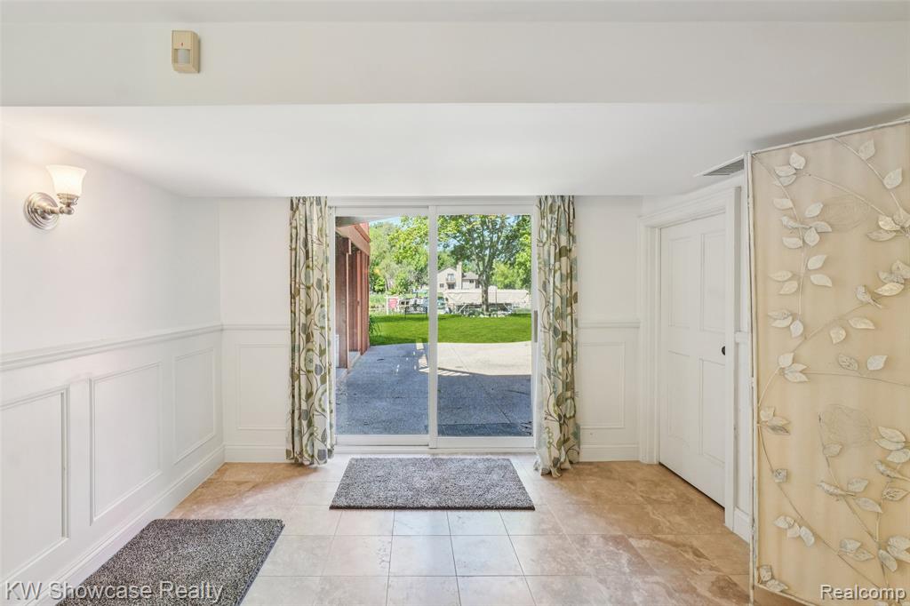 474 Beverly Island Drive, Waterford, MI 48328 — Photo 41