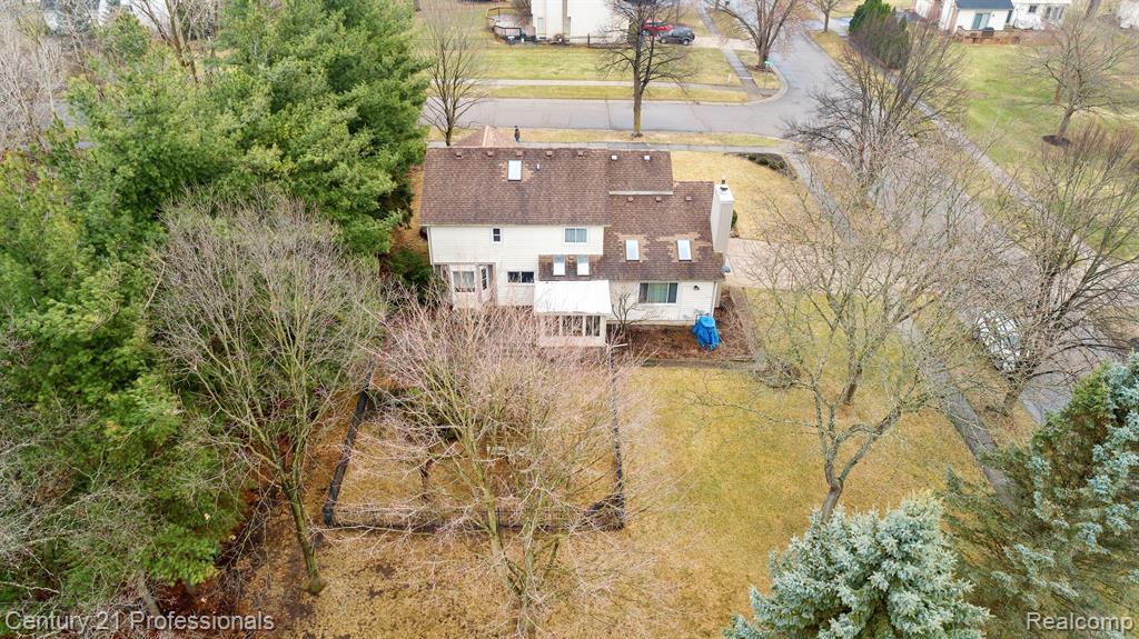 7594 Woodside Place, Waterford, MI 48327 — Photo 43