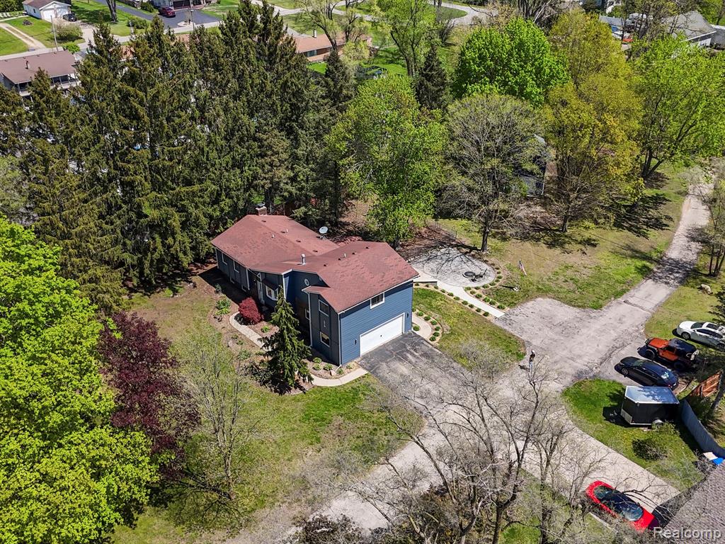 579 S HOSPITAL Road, Waterford, MI 48327 — Photo 45