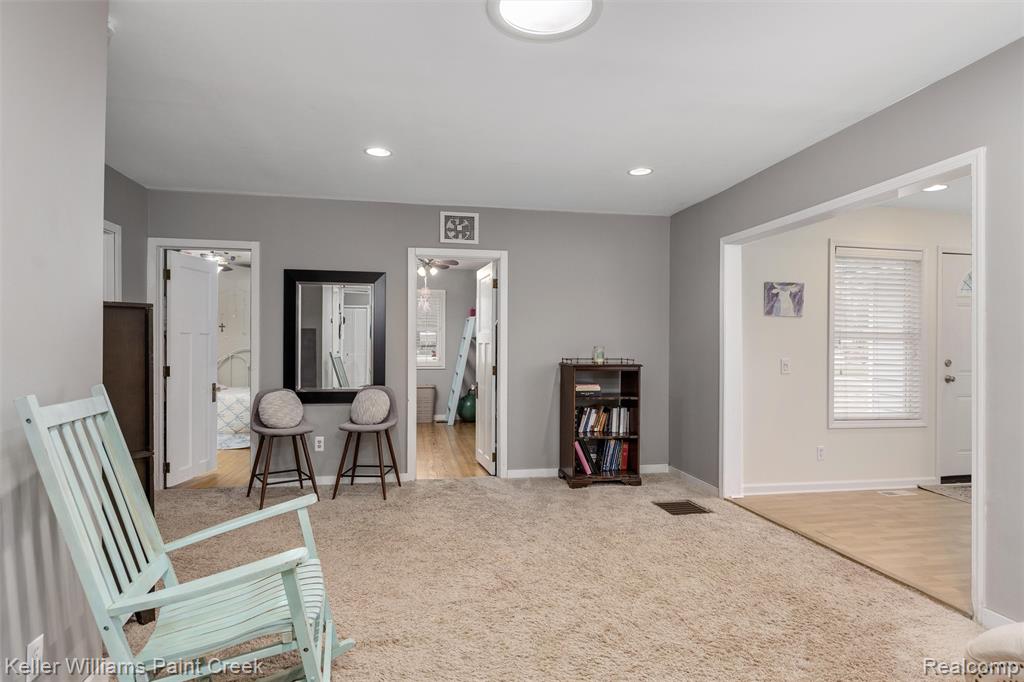 625 Driftwood Avenue, Rochester Hills, MI 48307 — Photo 5