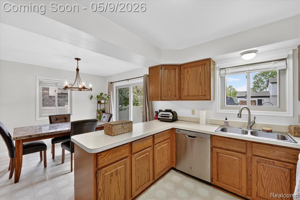 16621 Gatehouse Drive, Woodhaven, MI 48183 — Photo 14