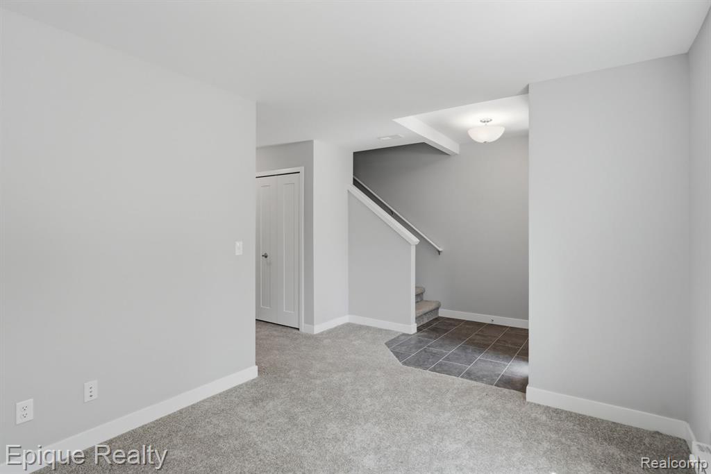 25549 Grandview Lane, 31, Novi, MI — Photo 10