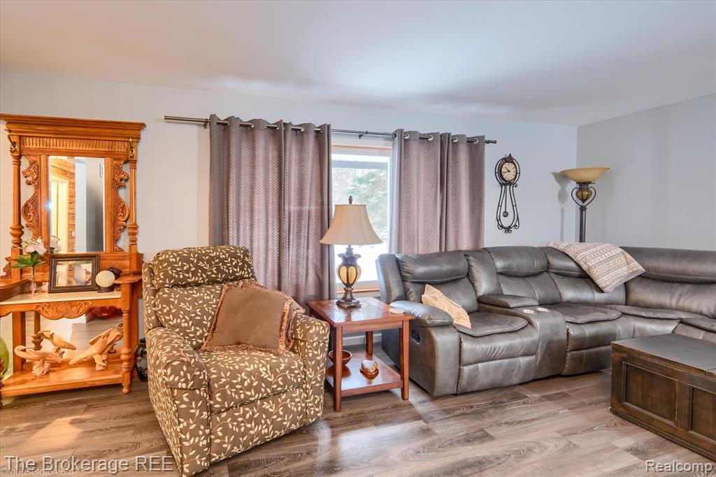 7310 Brewer Road, Flint, MI 48507 — Photo 11