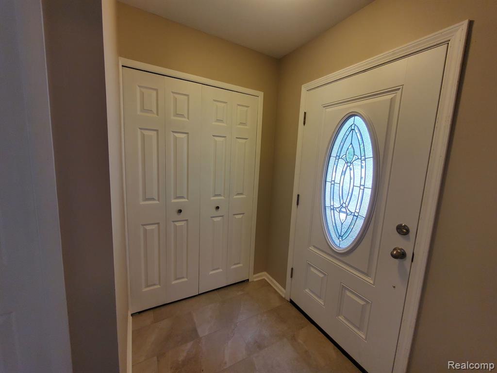 1720 BRENTWOOD Drive, Troy, MI 48098 — Photo 3