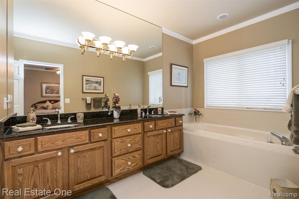 54035 Scarboro Way, Shelby Twp, MI 48316 — Photo 19