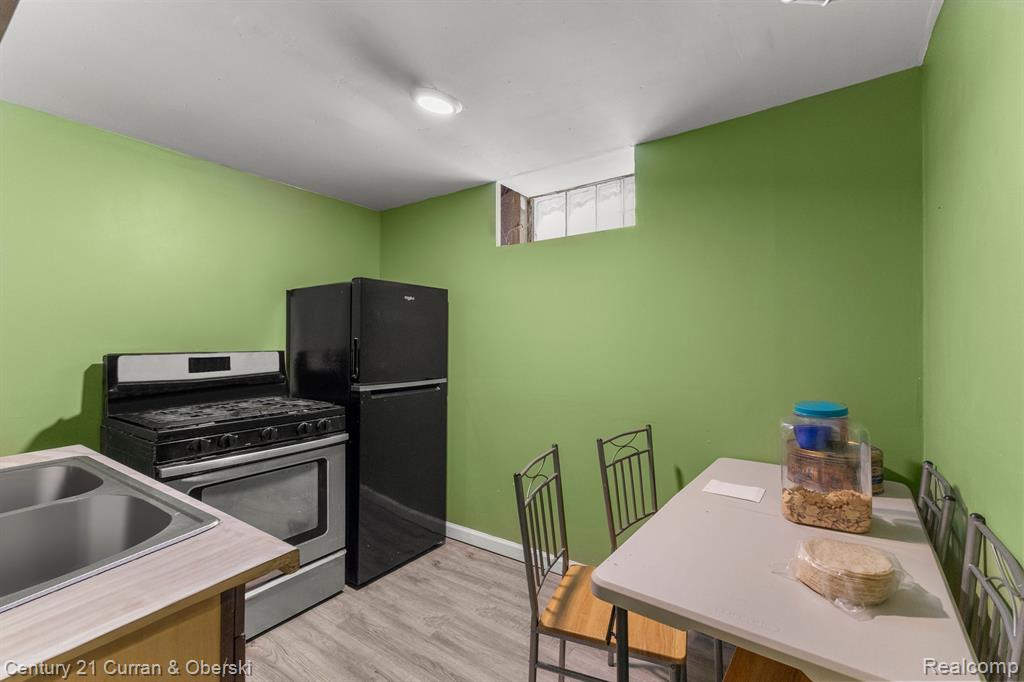 9069 Pierson Street, Detroit, MI 48228 — Photo 20