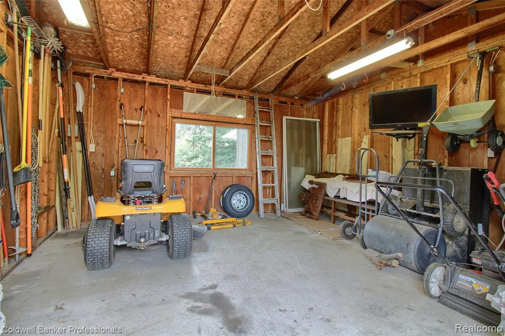 11770 Sunset Lane, Belleville, MI 48111 — Photo 37