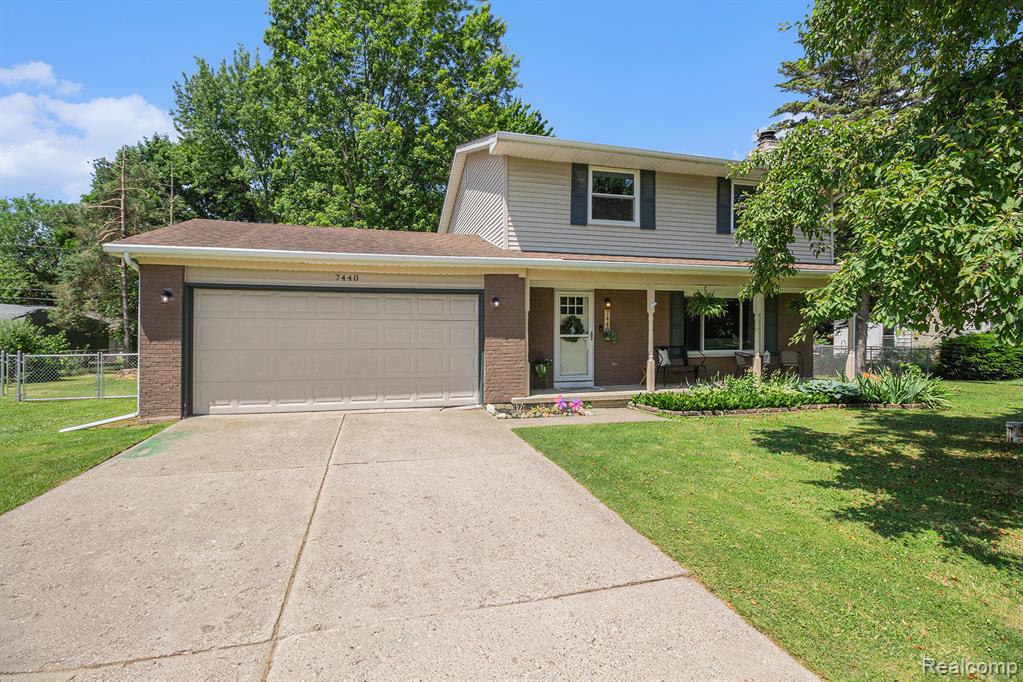7440 Grandwood Drive, Swartz Creek, MI 48473 — front exterior