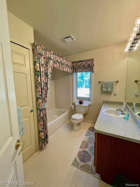 15428 WINCHESTER Drive, Plymouth, MI 48170 — Photo 11
