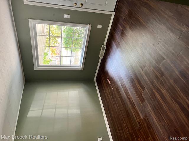 727 E Madge Avenue, Hazel Park, MI 48030 — Photo 7