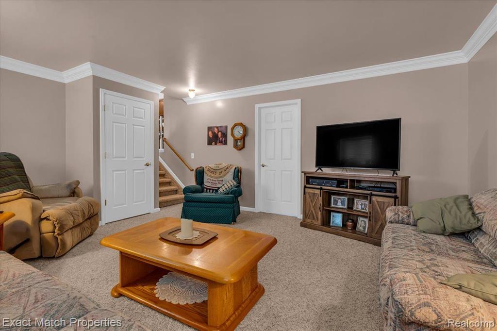 7180 HOWELL Avenue, Waterford, MI 48327 — Photo 37