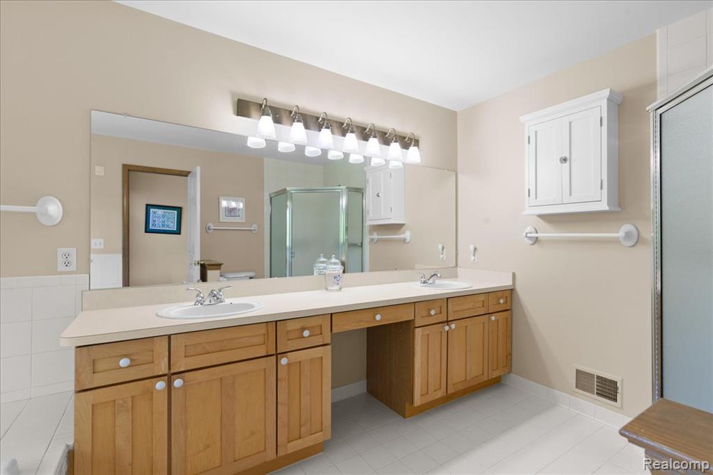 7319 Haverhill Court S, Canton, MI 48187 — Photo 10