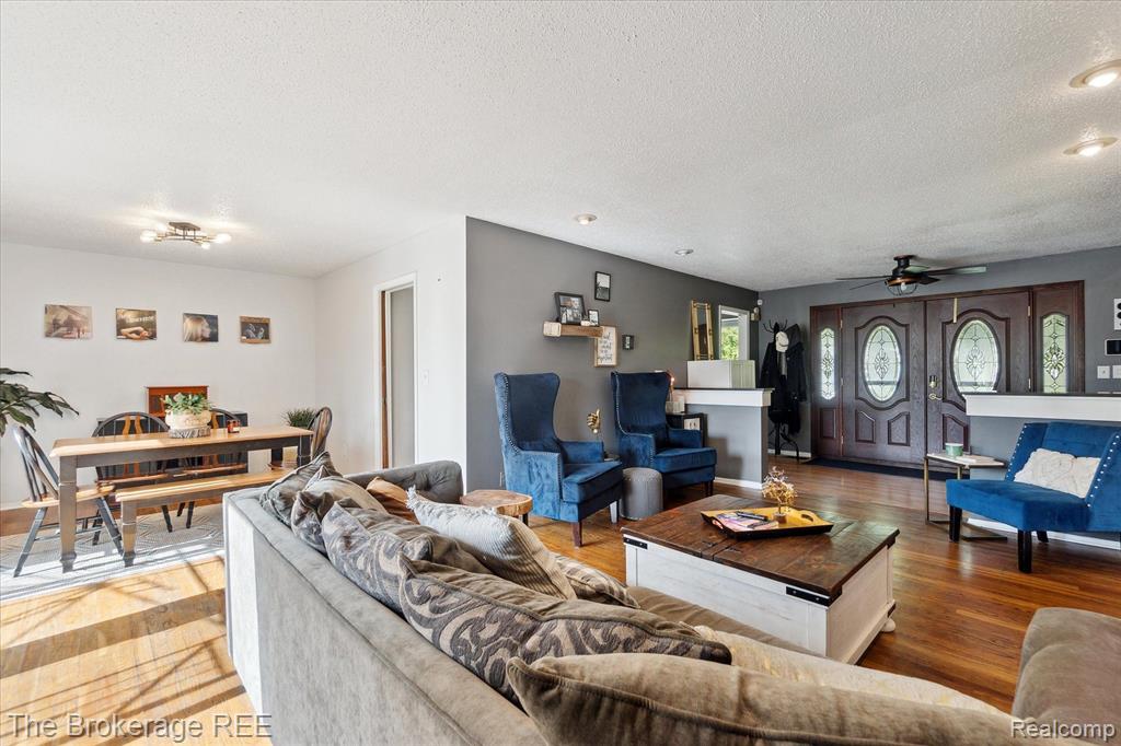 5394 KIMBERLY Drive, Grand Blanc, MI 48439 — Photo 9
