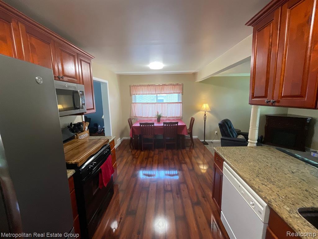 9127 BRIARWOOD Drive, Plymouth, MI 48170 — Photo 10