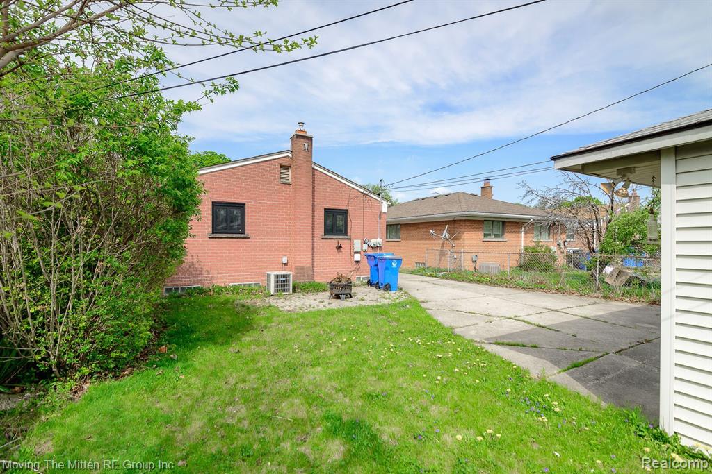 6604 COLONIAL Street, Dearborn Heights, MI 48127 — Photo 30