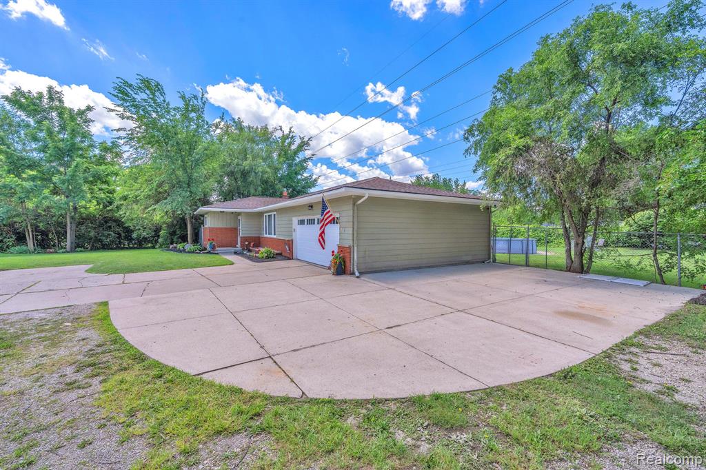 8016 Pardee Road, Taylor, MI 48180 — Photo 4
