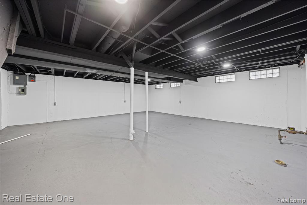 5426 N Piccadilly, West Bloomfield, MI — Photo 53