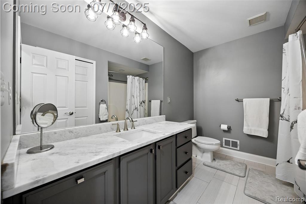 7098 Hickory Hollow Circle, Clarkston, MI 48348 — Photo 38