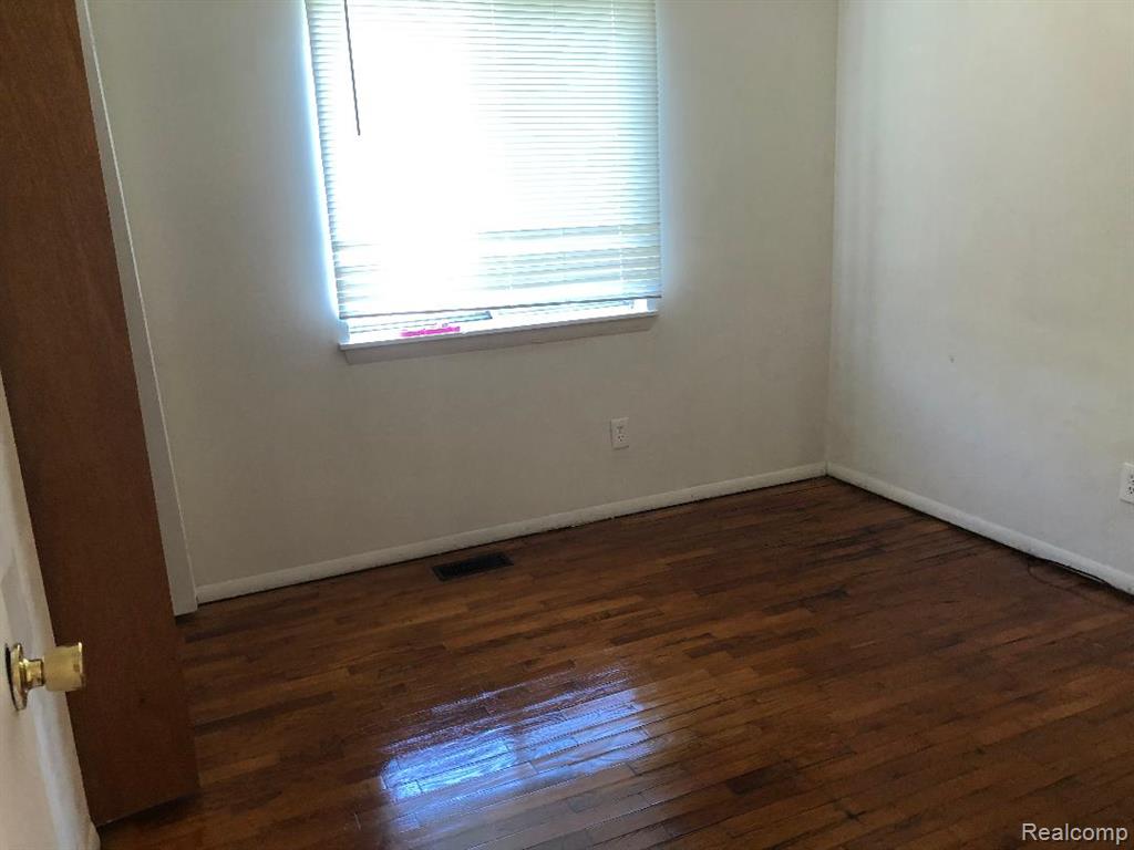 594 Colorado Avenue, Pontiac, MI 48341 — Photo 5