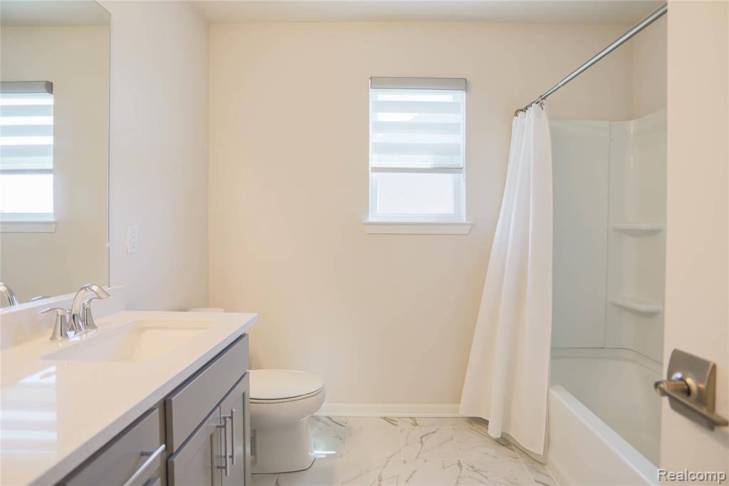 13101 Valencia Drive, Utica, MI 48315 — Photo 19