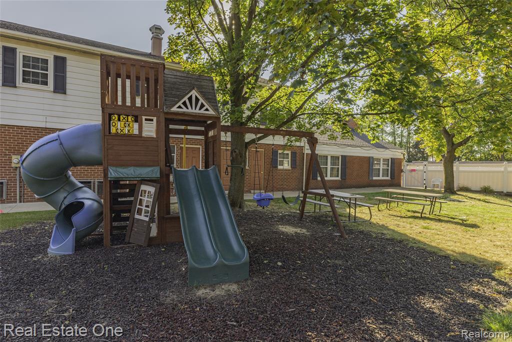 27630 W Echo Valley, 221, Farmington Hills, MI 48334 — Photo 47