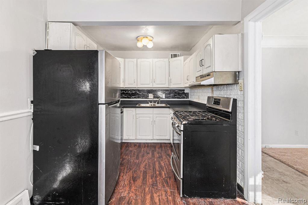 9336 SUSSEX St Street, Detroit, MI 48228 — Photo 7