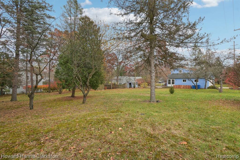 5506 Cruse Avenue, Waterford, MI 48327 — Photo 41