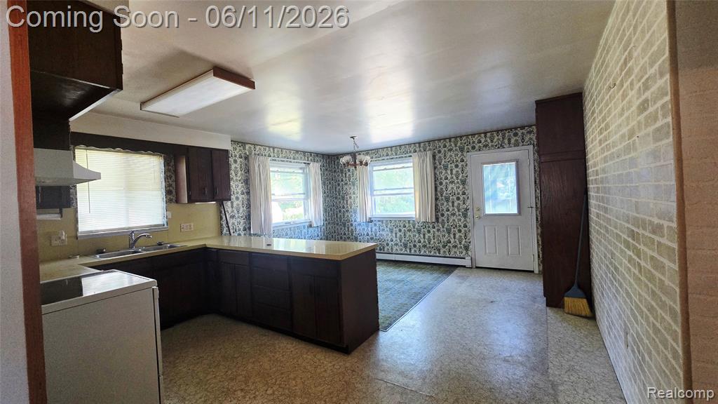 4085 Pine Grove Avenue, Fort Gratiot, MI 48059 — Photo 3