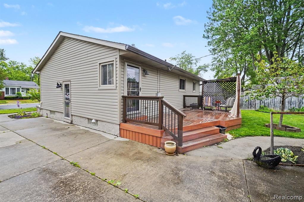 1275 1st Street, Lapeer, MI 48446 — Photo 5
