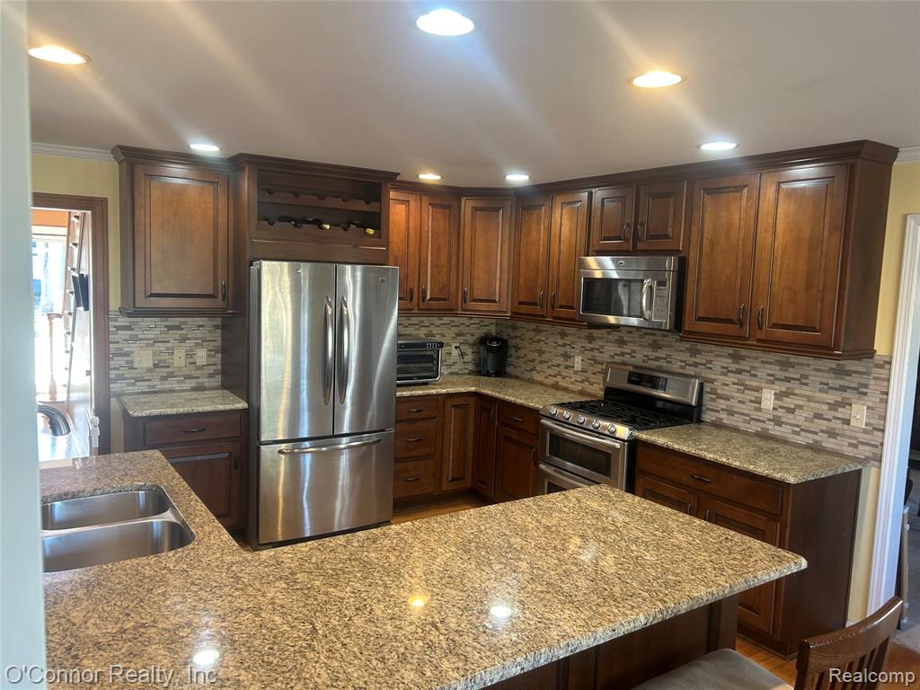 720 Arlington Circle, Marysville, MI 48040 — Photo 11