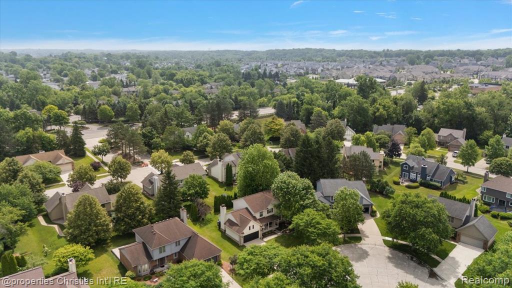 42683 Wimbleton Way, Novi, MI — Photo 45